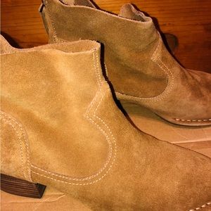 W BANDARA ANKLE BOOT